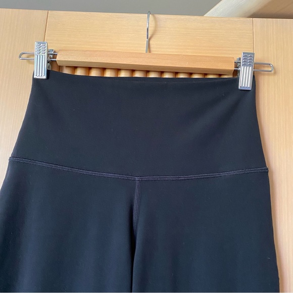 Aritzia TnAction Tna butter Cheeky Flare Hi Rise Legging black - Picture 4 of 10